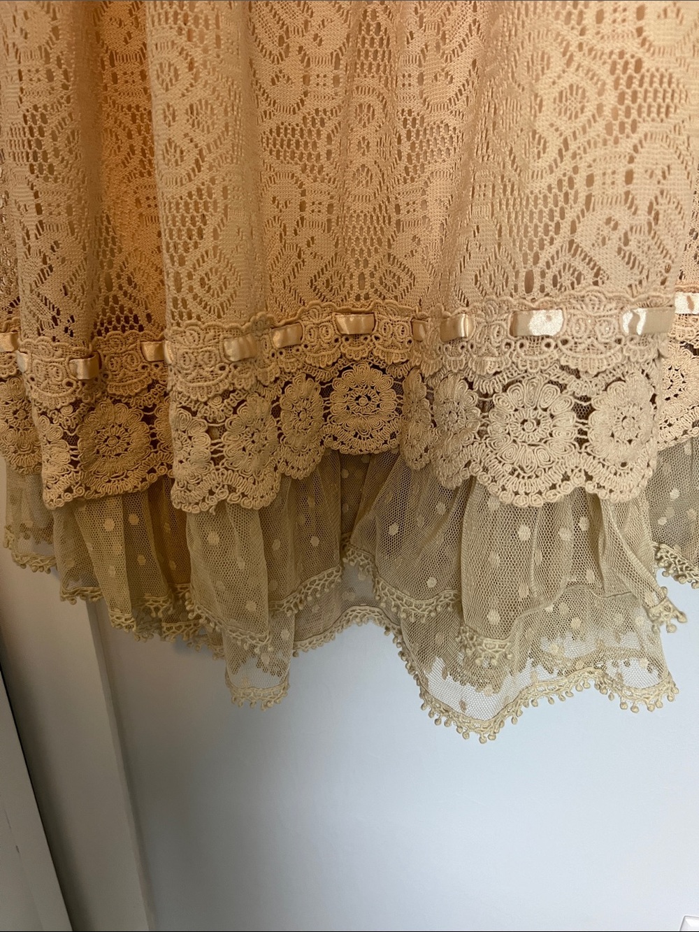 Vintage style cream color dress - Picture 2 of 4